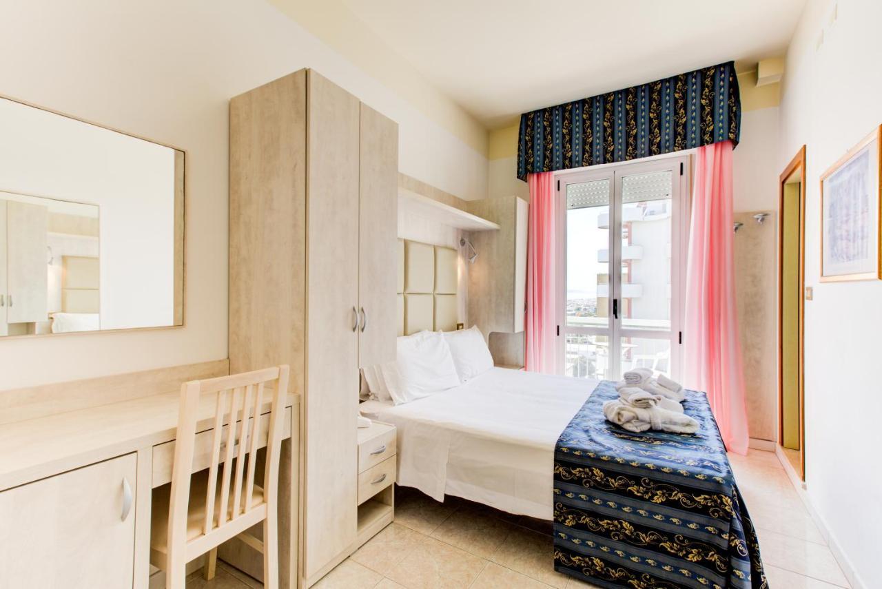 Hotel Vela D'Oro ริมินี ภายนอก รูปภาพ