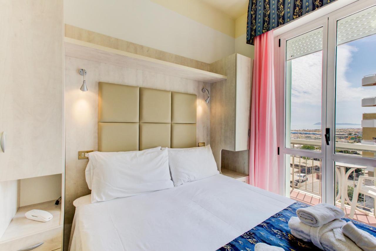 Hotel Vela D'Oro ริมินี ภายนอก รูปภาพ