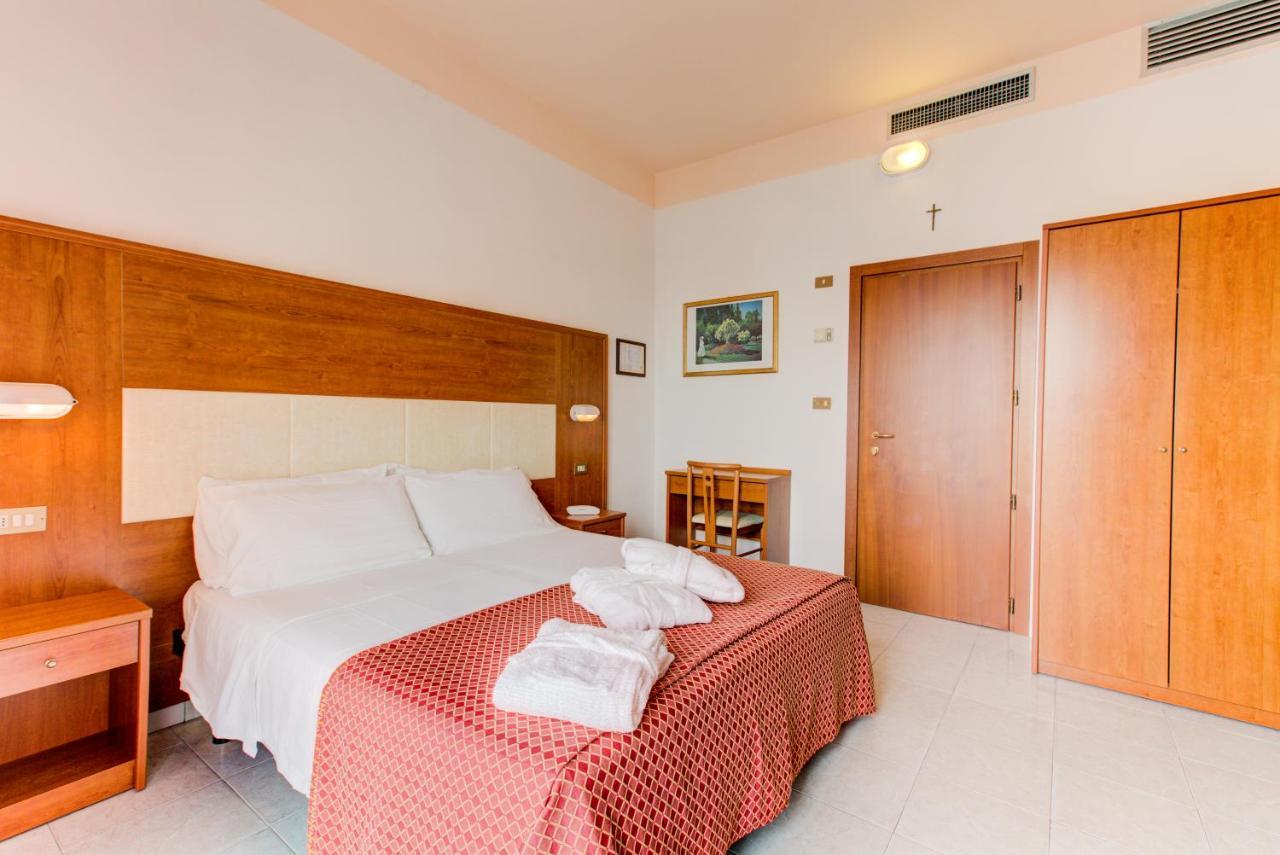 Hotel Vela D'Oro ริมินี ภายนอก รูปภาพ