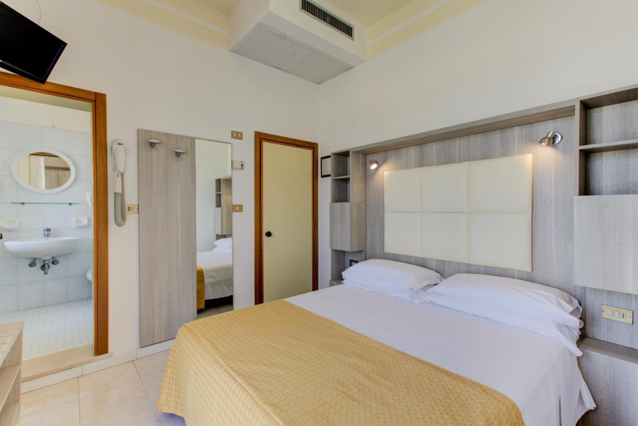 Hotel Vela D'Oro ริมินี ภายนอก รูปภาพ