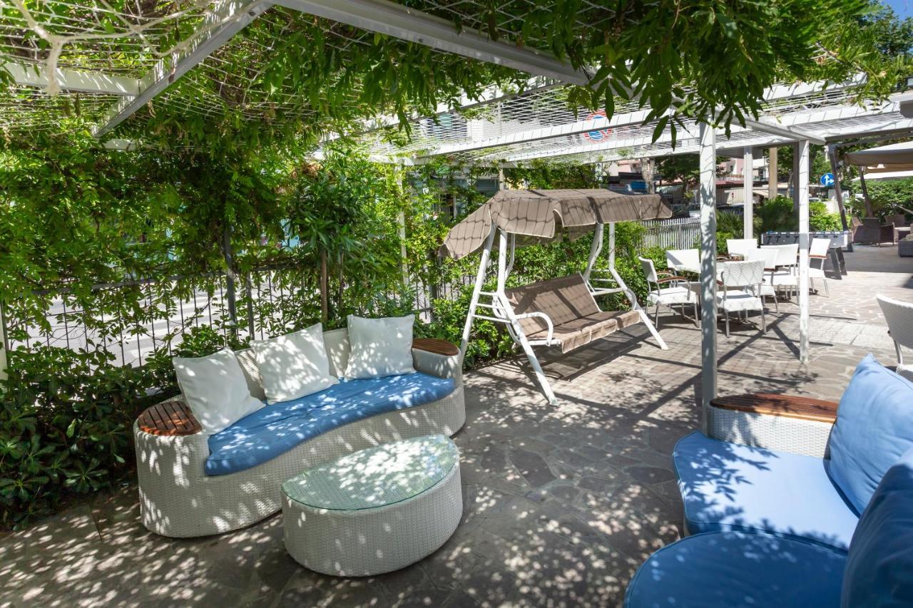 Hotel Vela D'Oro ริมินี ภายนอก รูปภาพ