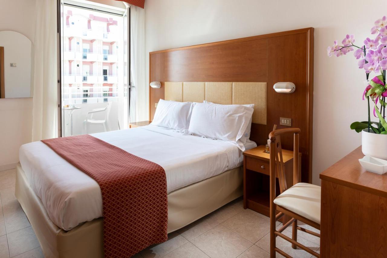 Hotel Vela D'Oro ริมินี ภายนอก รูปภาพ