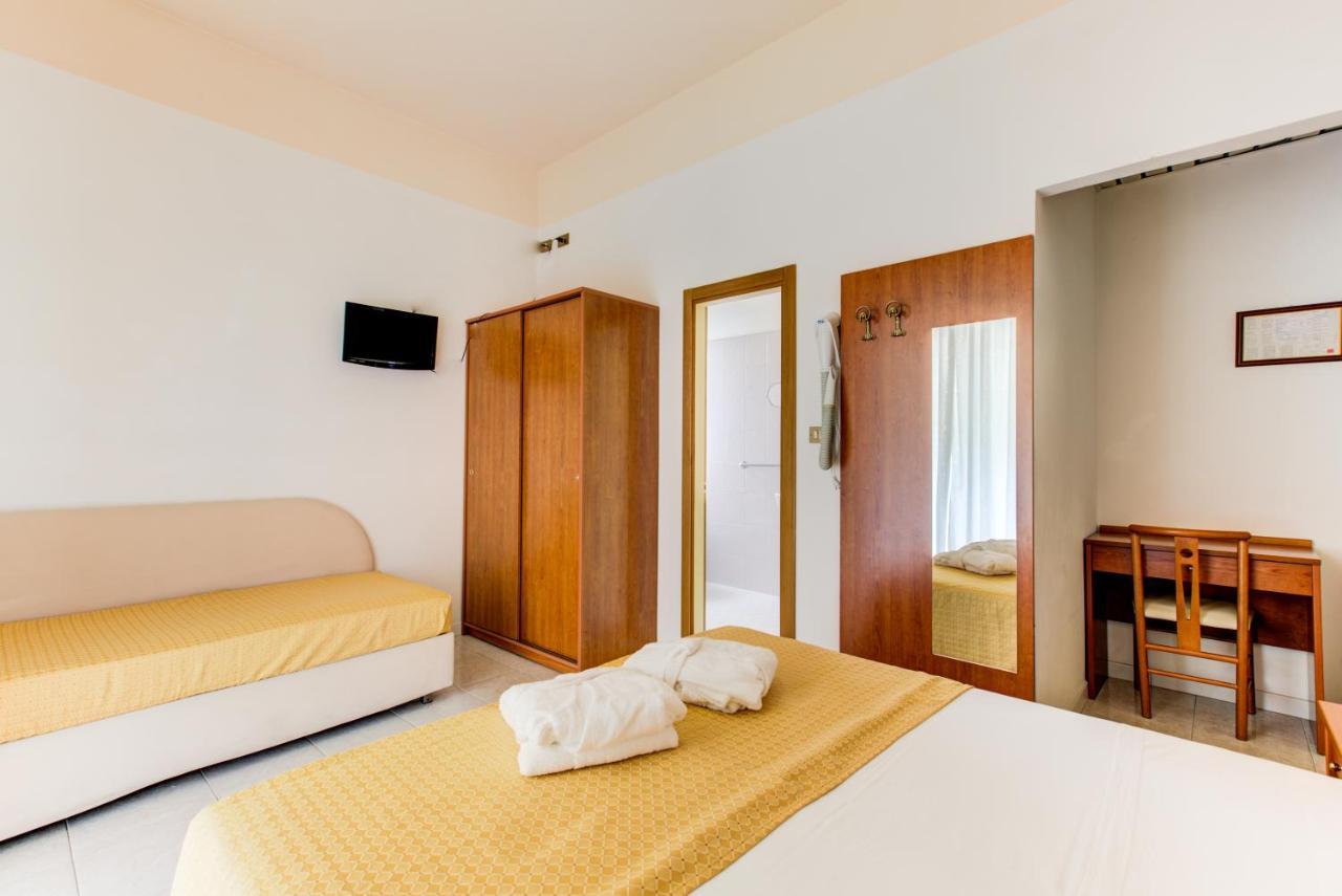 Hotel Vela D'Oro ริมินี ภายนอก รูปภาพ