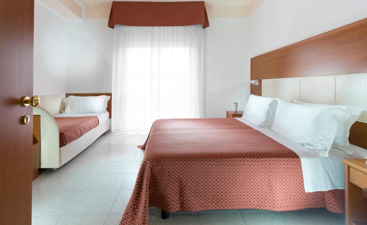 Hotel Vela D'Oro ริมินี ภายนอก รูปภาพ
