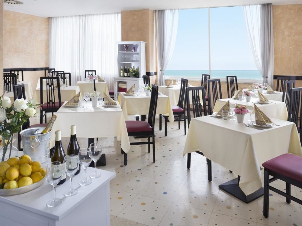 Hotel Vela D'Oro ริมินี ภายนอก รูปภาพ